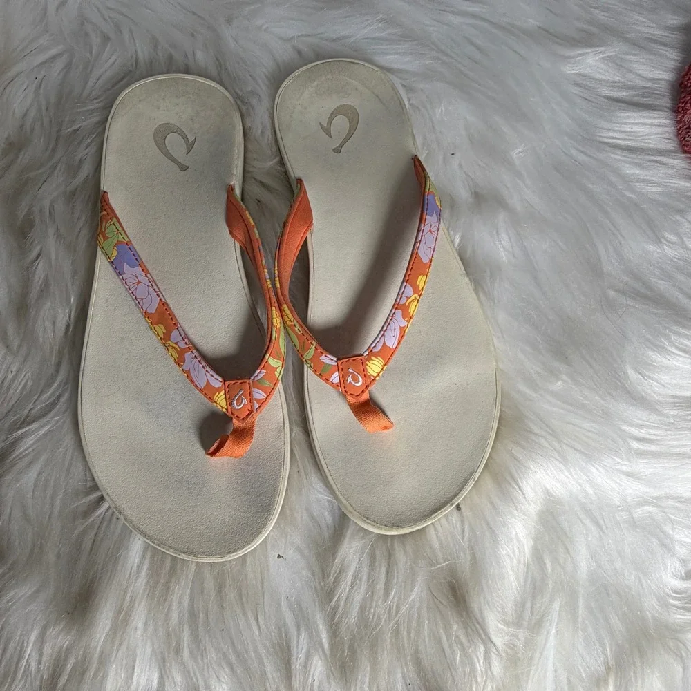 OluKai Pause Women Orange Floral Print Flip Flop Sandals Beach‎ Thong Shoes Sz 7